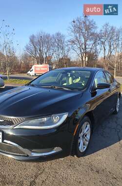 Седан Chrysler 200 2015 в Львове