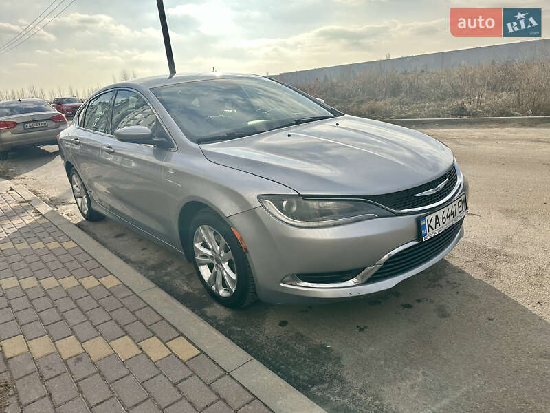 Седан Chrysler 200 2015 в Киеве