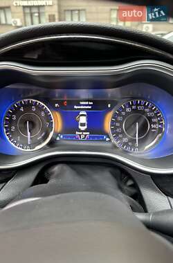 Седан Chrysler 200 2015 в 