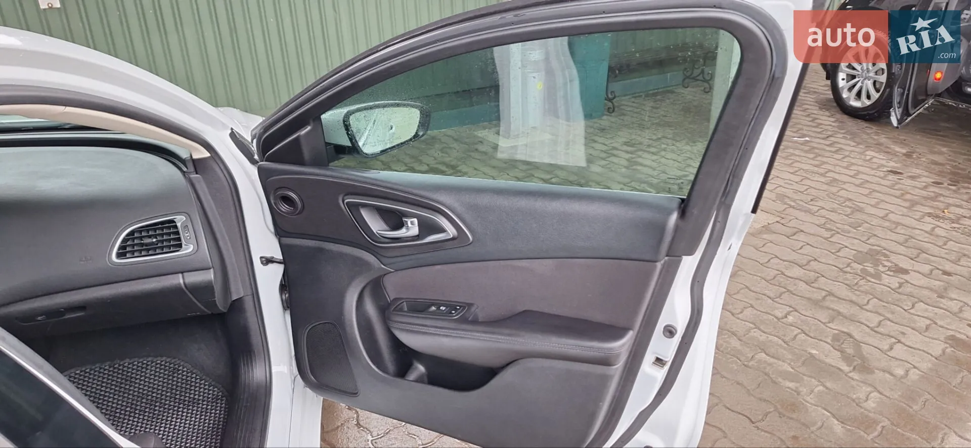 2014 Chrysler 200 - мініатюра 11