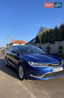 Седан Chrysler 200 2016 в Рівному
