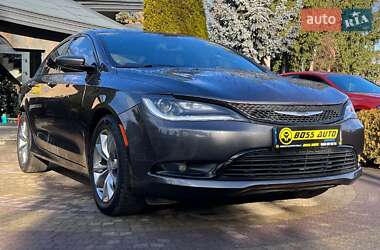 Седан Chrysler 200 2015 в Львове