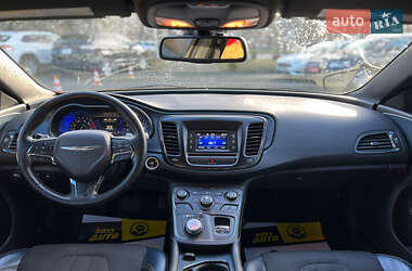 Седан Chrysler 200 2015 в 