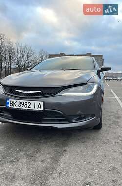 Седан Chrysler 200 2015 в Кропивницком