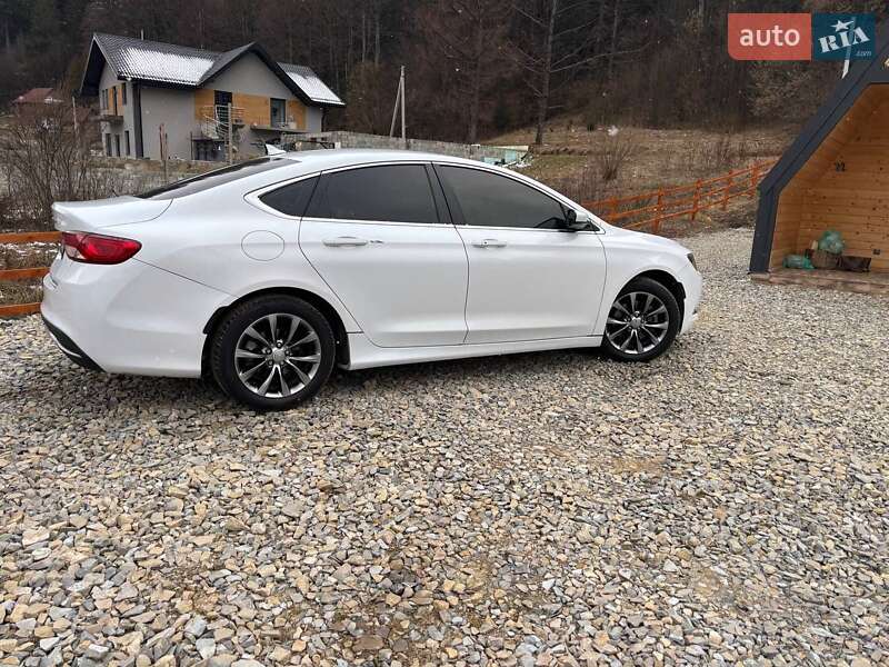 Седан Chrysler 200 2014 в Александрие