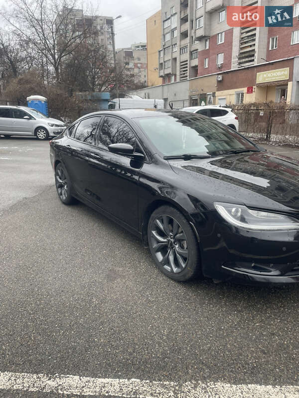 Седан Chrysler 200 2015 в Чернигове