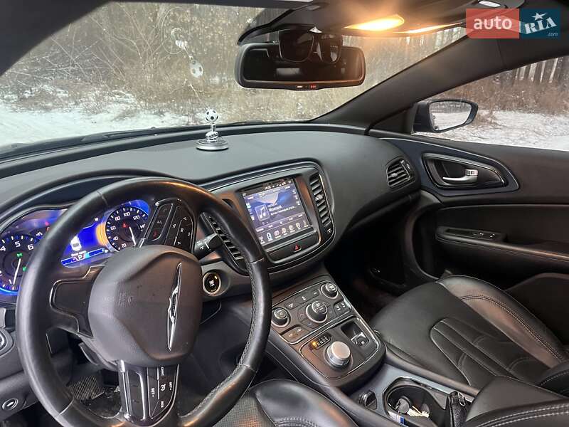 Седан Chrysler 200 2016 в Чернігові