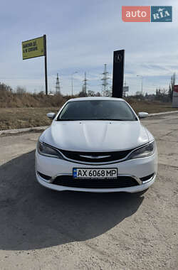 Седан Chrysler 200 2015 в 