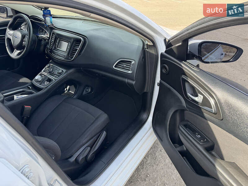 Седан Chrysler 200 2015 в Харькове