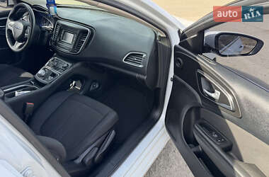 Седан Chrysler 200 2015 в 
