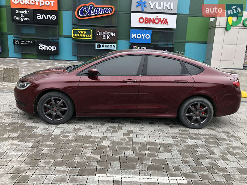 Седан Chrysler 200 2014 в Дрогобыче