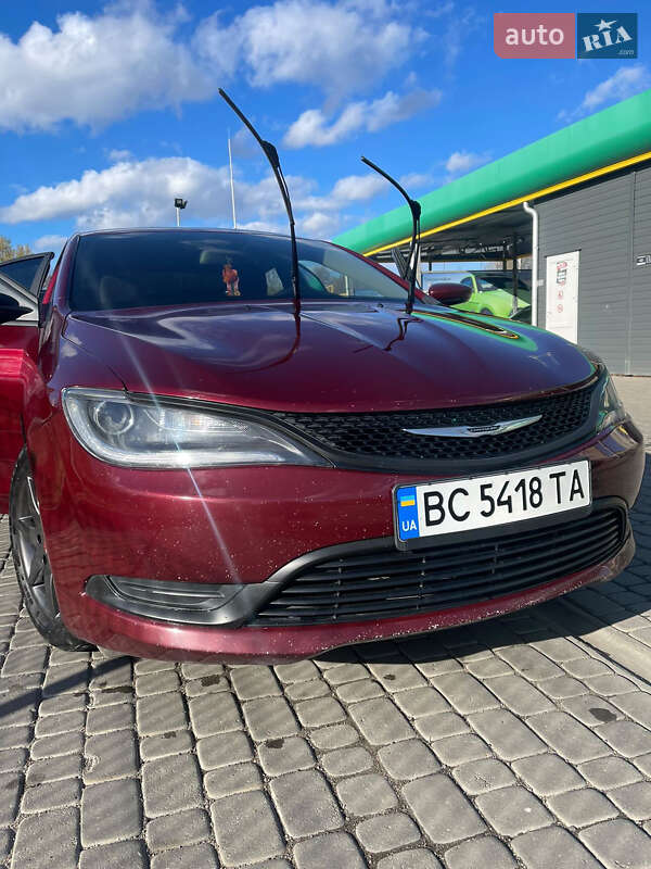 Седан Chrysler 200 2014 в Дрогобыче
