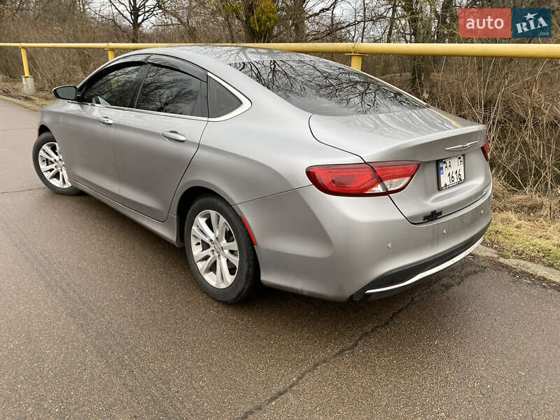 Седан Chrysler 200 2015 в Киеве