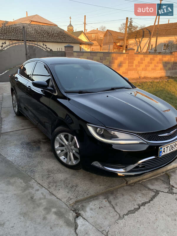 Седан Chrysler 200 2016 в 