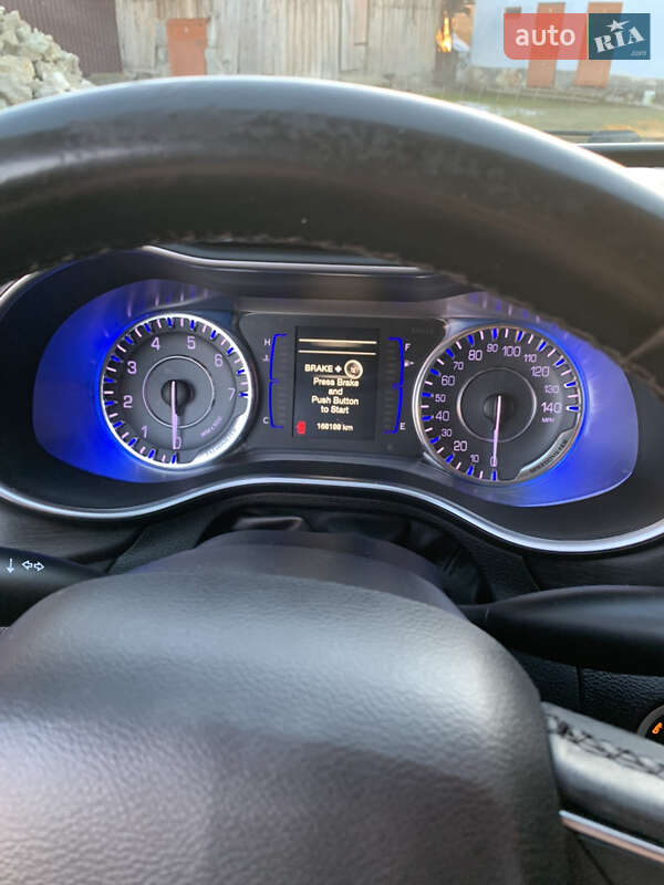 Седан Chrysler 200 2016 в Ивано-Франковске