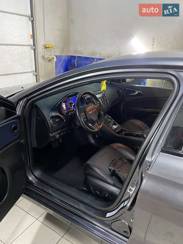 Седан Chrysler 200 2016 в Харькове