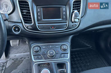 Седан Chrysler 200 2015 в Киеве
