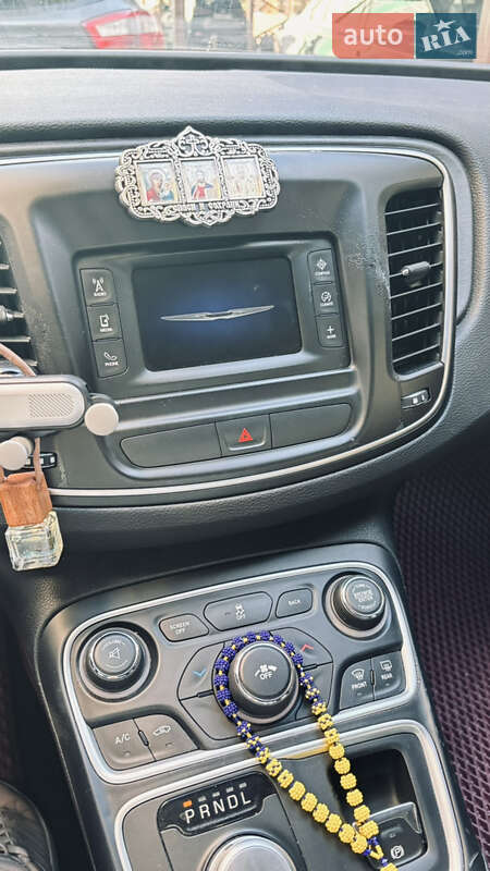 Седан Chrysler 200 2015 в Одессе