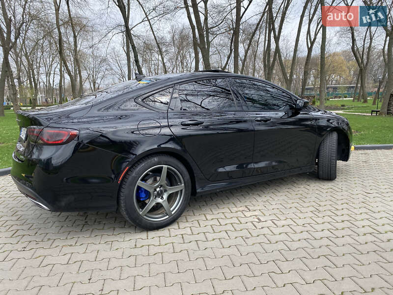 Седан Chrysler 200 2014 в Александрие