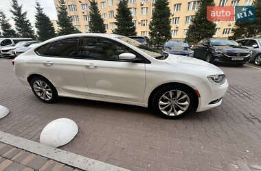 Седан Chrysler 200 2015 в 