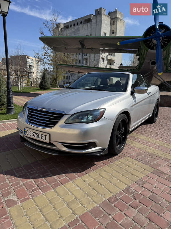 Chrysler 200 2012