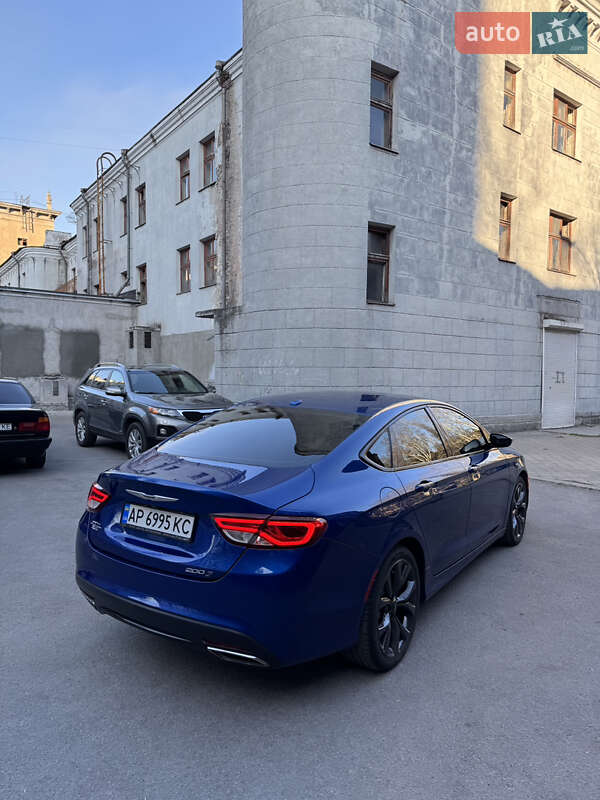 Седан Chrysler 200 2015 в Запоріжжі