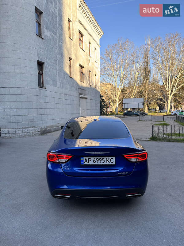 Седан Chrysler 200 2015 в Запоріжжі
