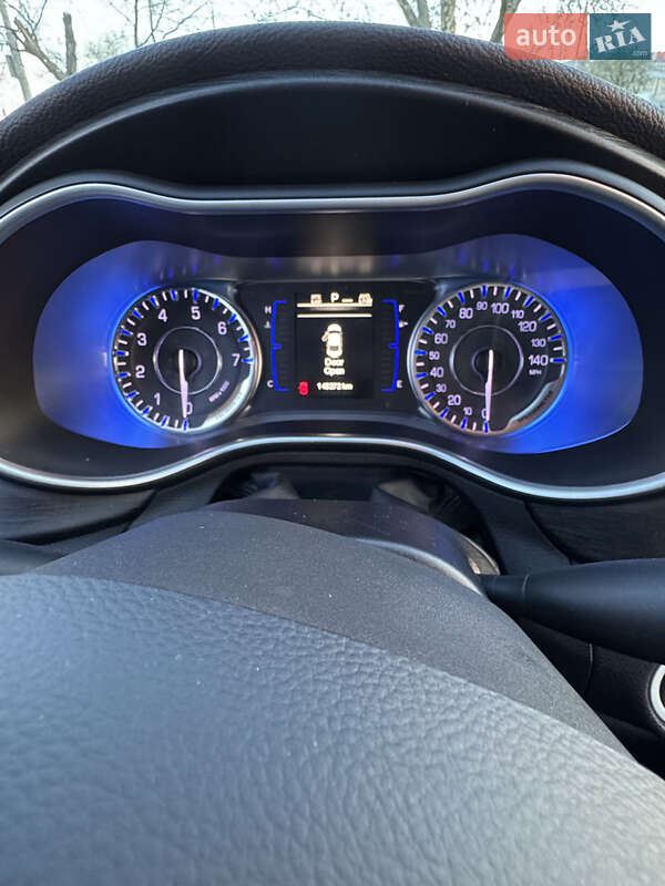 Седан Chrysler 200 2014 в Днепре