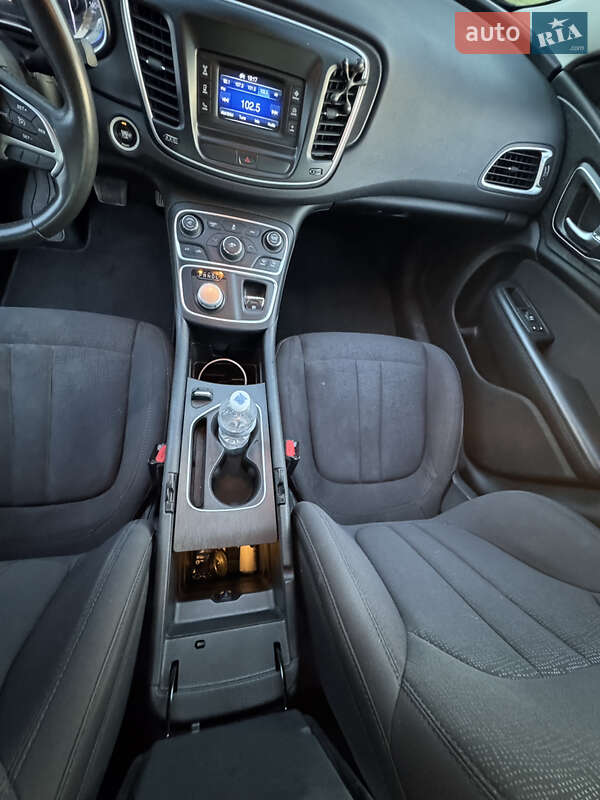Седан Chrysler 200 2014 в Днепре