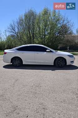Седан Chrysler 200 2015 в 