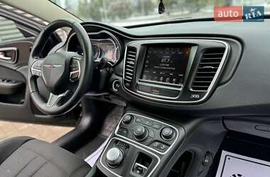 Седан Chrysler 200 2015 в 