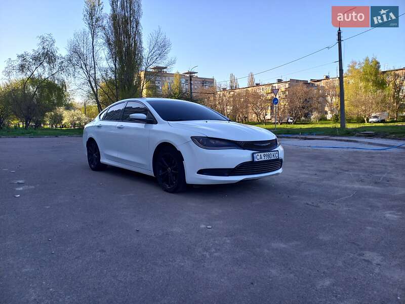 Седан Chrysler 200 2016 в Черкасах
