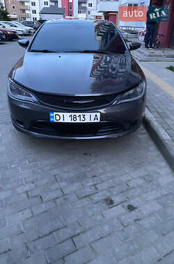 Седан Chrysler 200 2015 в 