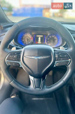Седан Chrysler 200 2015 в 