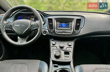 Седан Chrysler 200 2015 в 