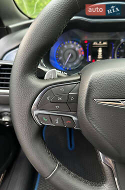 Седан Chrysler 200 2015 в 