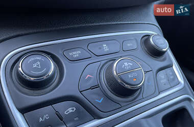 Седан Chrysler 200 2014 в 