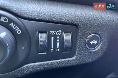 Седан Chrysler 200 2014 в 