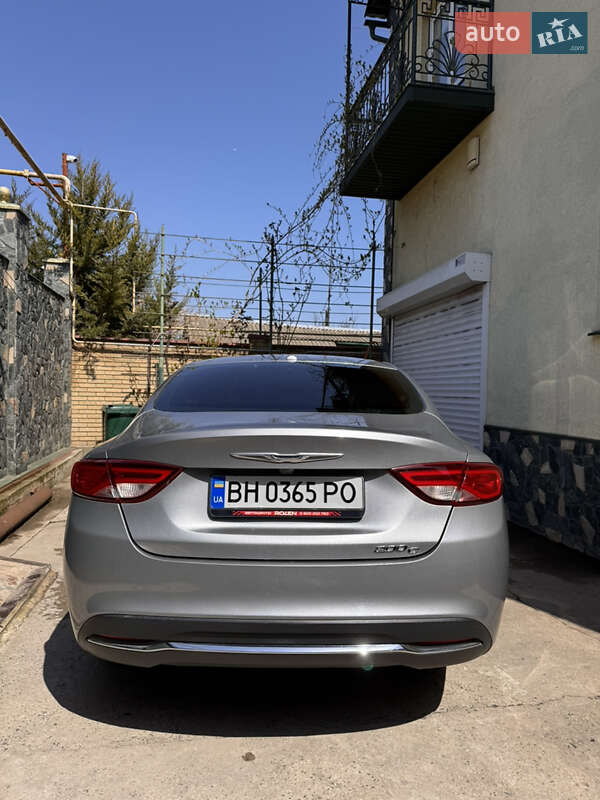 Седан Chrysler 200 2014 в Чорноморську