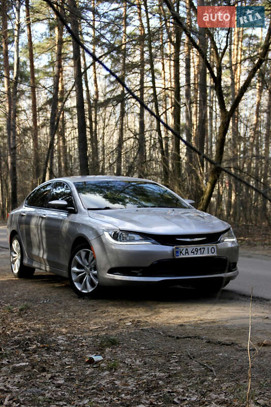 Седан Chrysler 200 2015 в 