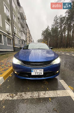 Седан Chrysler 200 2015 в Ирпене