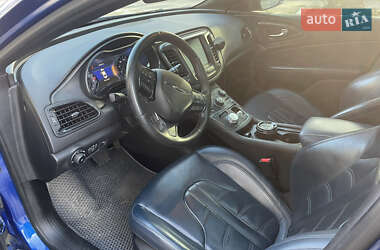 Седан Chrysler 200 2015 в 
