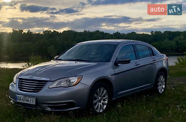 Седан Chrysler 200 2012 в Киеве