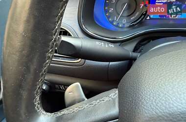 Седан Chrysler 200 2015 в 