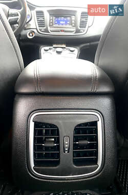 Седан Chrysler 200 2014 в 
