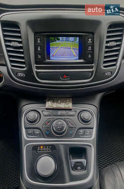 Седан Chrysler 200 2014 в 
