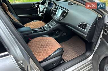 Седан Chrysler 200 2015 в 