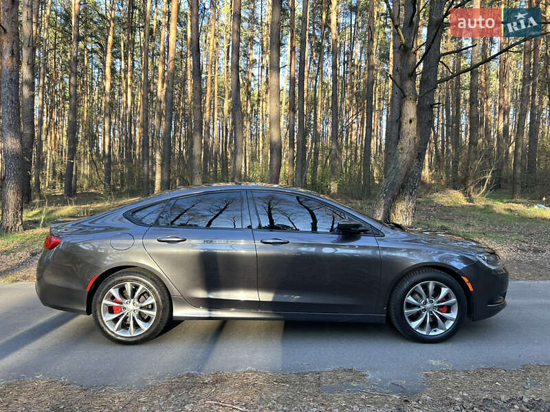 Седан Chrysler 200 2015 в Ірпені