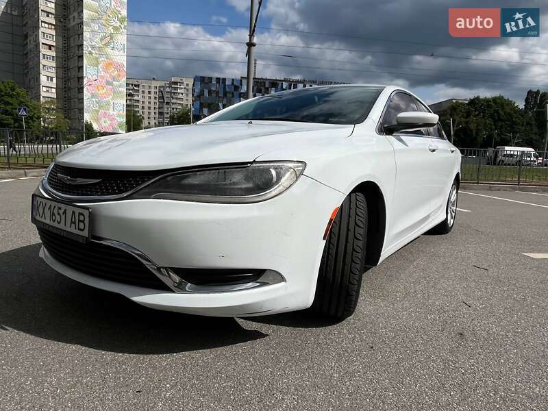 Седан Chrysler 200 2016 в Харкові
