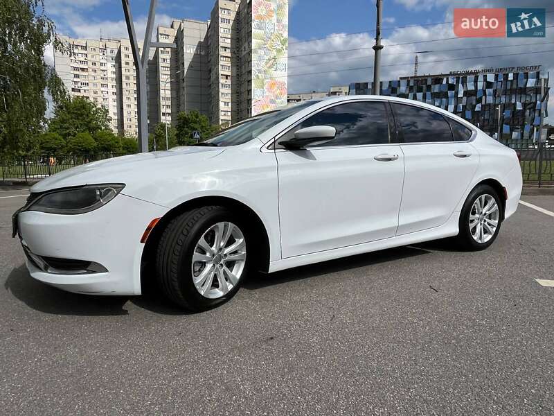 Седан Chrysler 200 2016 в Харкові